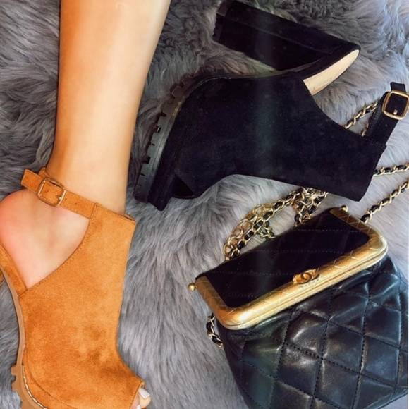 8 💓 Jackie's Heel  - Black - Picture 3 of 6